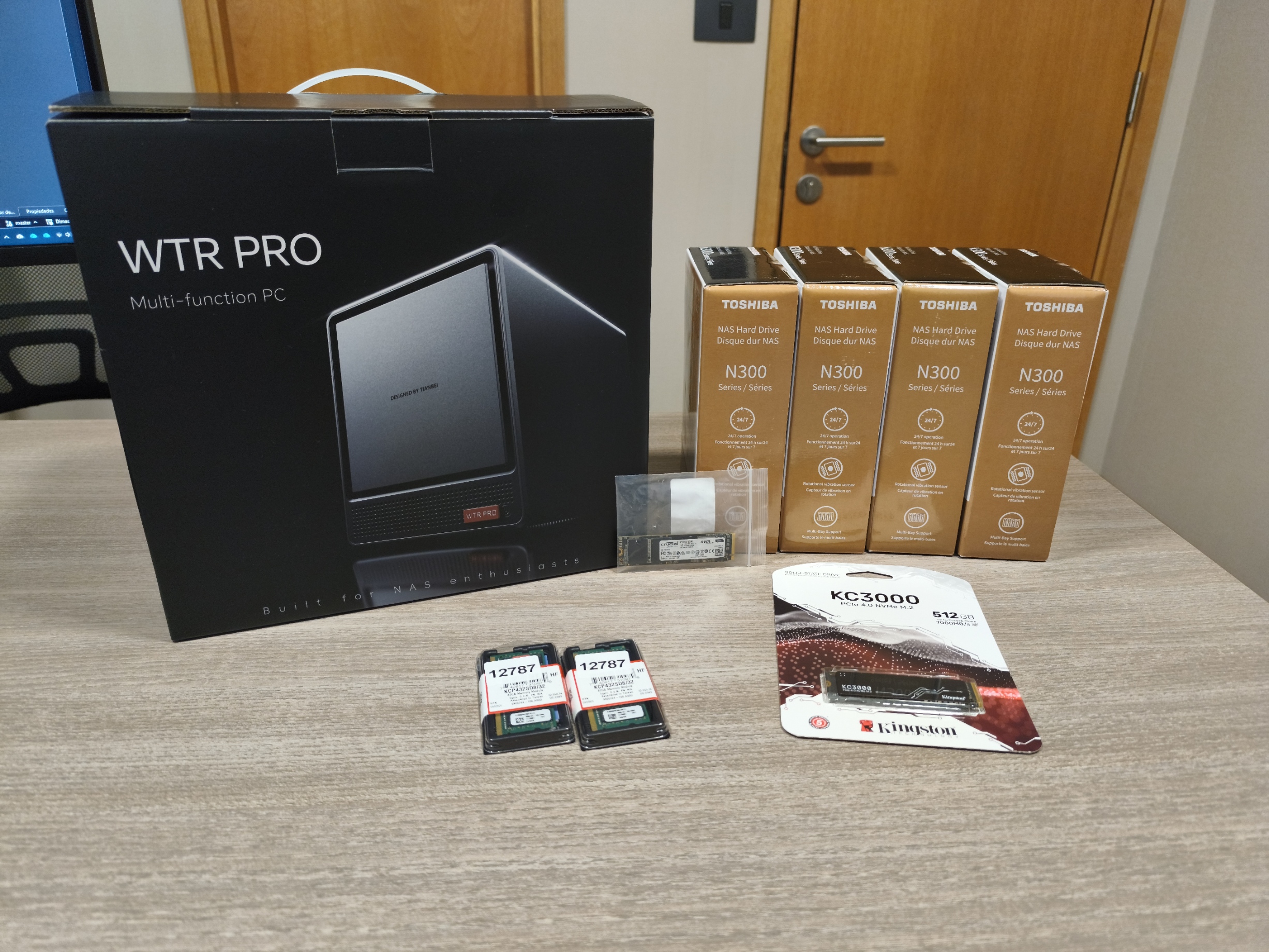 Unboxing: chasis WTR Pro, 4 discos N300, NVMe Kingston KC3000, memorias SODIMM