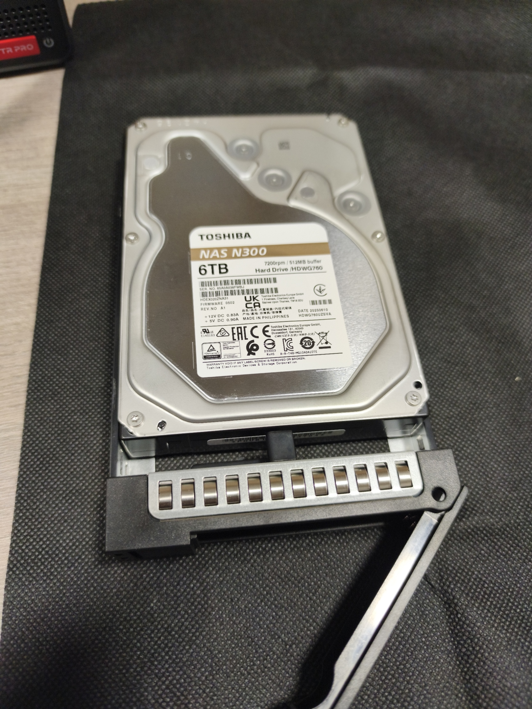 Disco Toshiba N300 6TB montado en caddy
